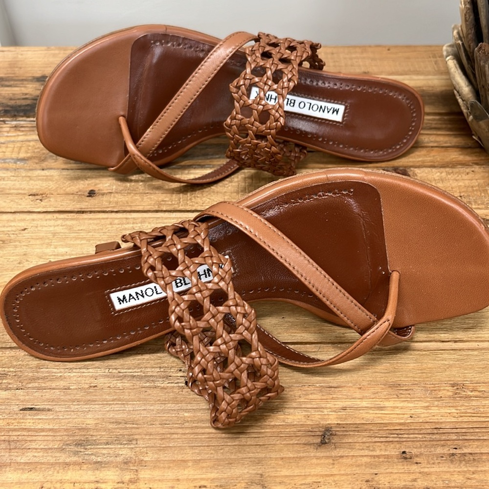 Gorgeous Manolo Blahnik Sandals - Picture 4 of 7